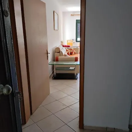 Mali Robit Durres On 4th Floor Голем