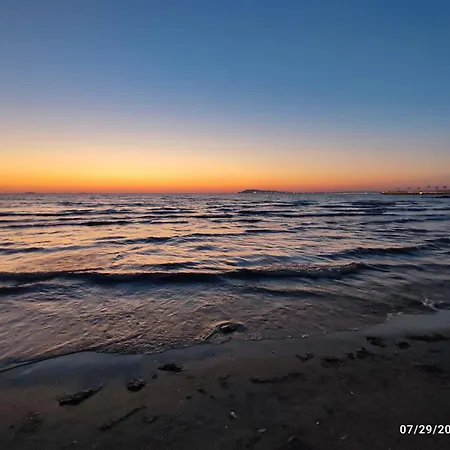 Mali Robit Durres On 4th Floor * Голем